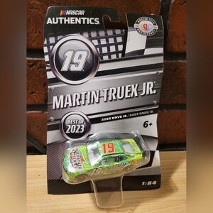 NASCAR Authentics Martin Truex Jr Interstate Batteries 1:64 Diecast Car